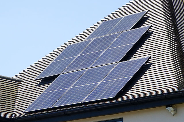 Read more about the article How Long Do Solar Panels Last?